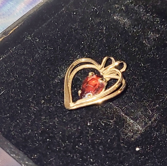 HEART DOUBLE GARNET PENDENT - Picture 9 of 9